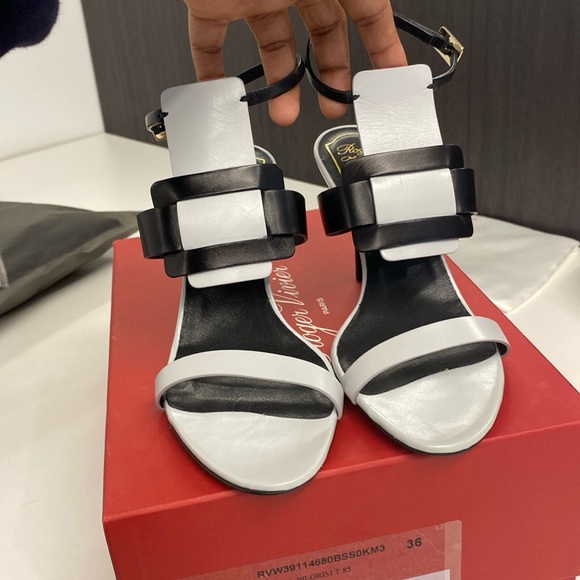 Roger Vivier sandals - Picture 1 of 7
